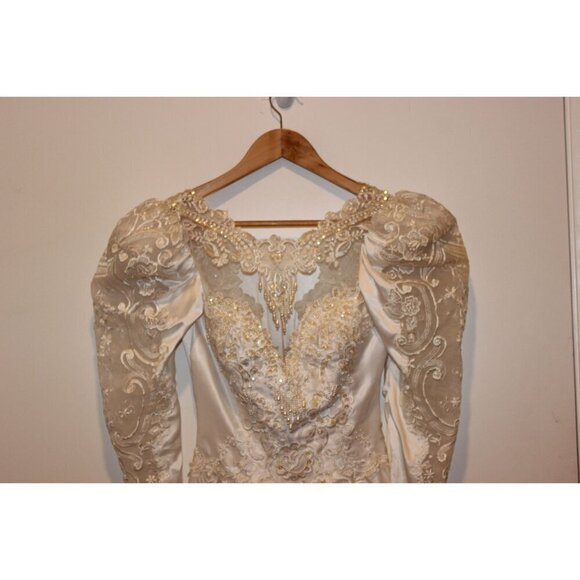 Vintage Sating Long Sleeve Embroidered Lace Wedding Gown With Beaded Details & P - Picture 7 of 12